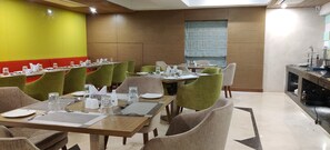 Daily buffet breakfast for a fee - Hotel Elora (Lucknow)