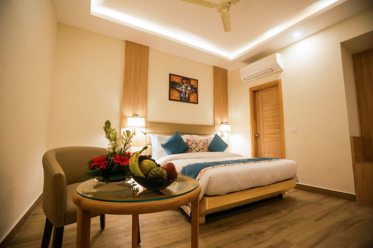 Minibar, in-room safe, soundproofing, rollaway beds