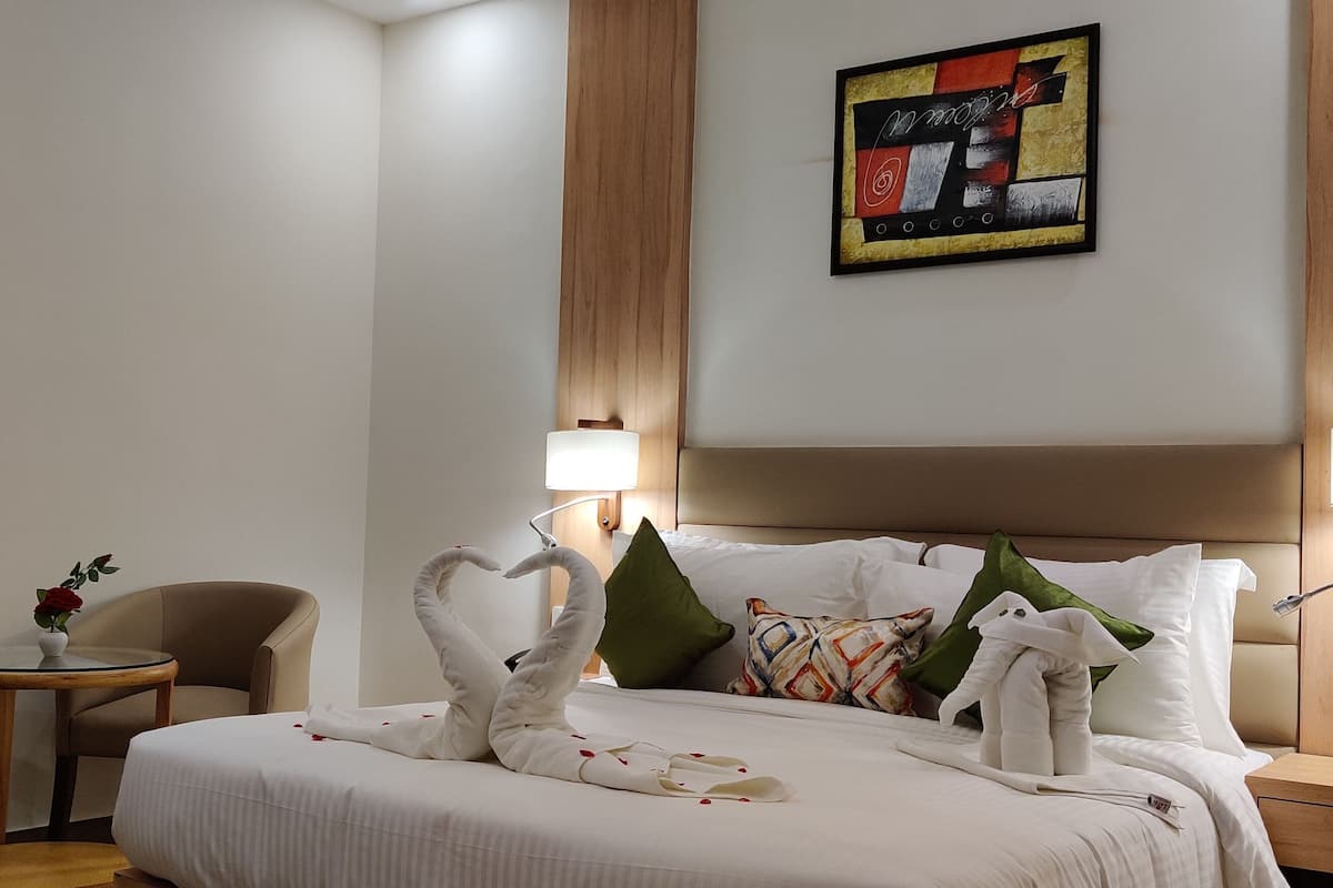 Minibar, in-room safe, soundproofing, rollaway beds