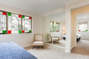 3 habitaciones, tabla de planchar con plancha, wifi y ropa de cama