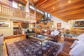 TV, fireplace, DVD player