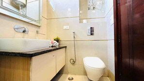 Dusche, Haartrockner, Toilettenpapier