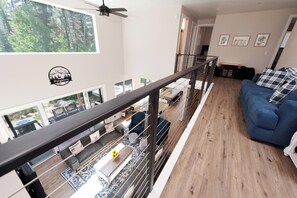 Smart TV, fireplace, video games - Home Across from Purg - Hot Tub, Pool Table, Fire Pit, Arcade Game (Durango)