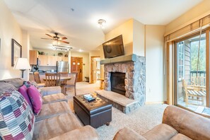 TV - Condo in River Run Village, Slope Views, Private Balcony w/ Outdoor Seating! (Keystone)