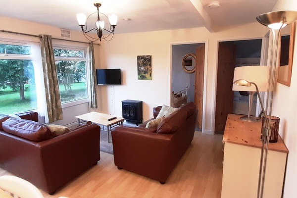 Leafy Corner Chalet.lounge