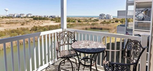 Oceanview 4BR/4BA Condo, Steps to Beach/Pool