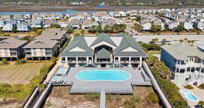 Oceanview 4BR/4BA Condo, Steps to Beach/Pool