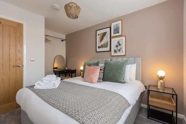 3 sovrum, sängtillbehör av högsta kvalitet och strykjärn/strykbräda