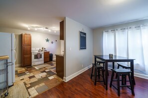 Dining - {Sunnyside Wilds} An Ideal Spot for Exploring Asheboro (Asheboro)