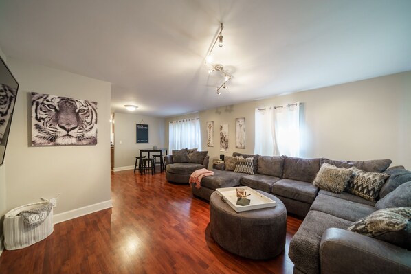 Smart TV, offices, printers - {Sunnyside Wilds} An Ideal Spot for Exploring Asheboro (Asheboro)