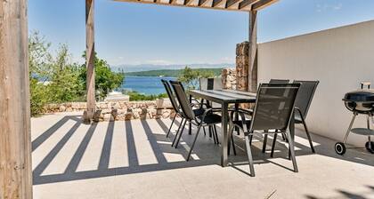 Modern Flori Apartment with sea view