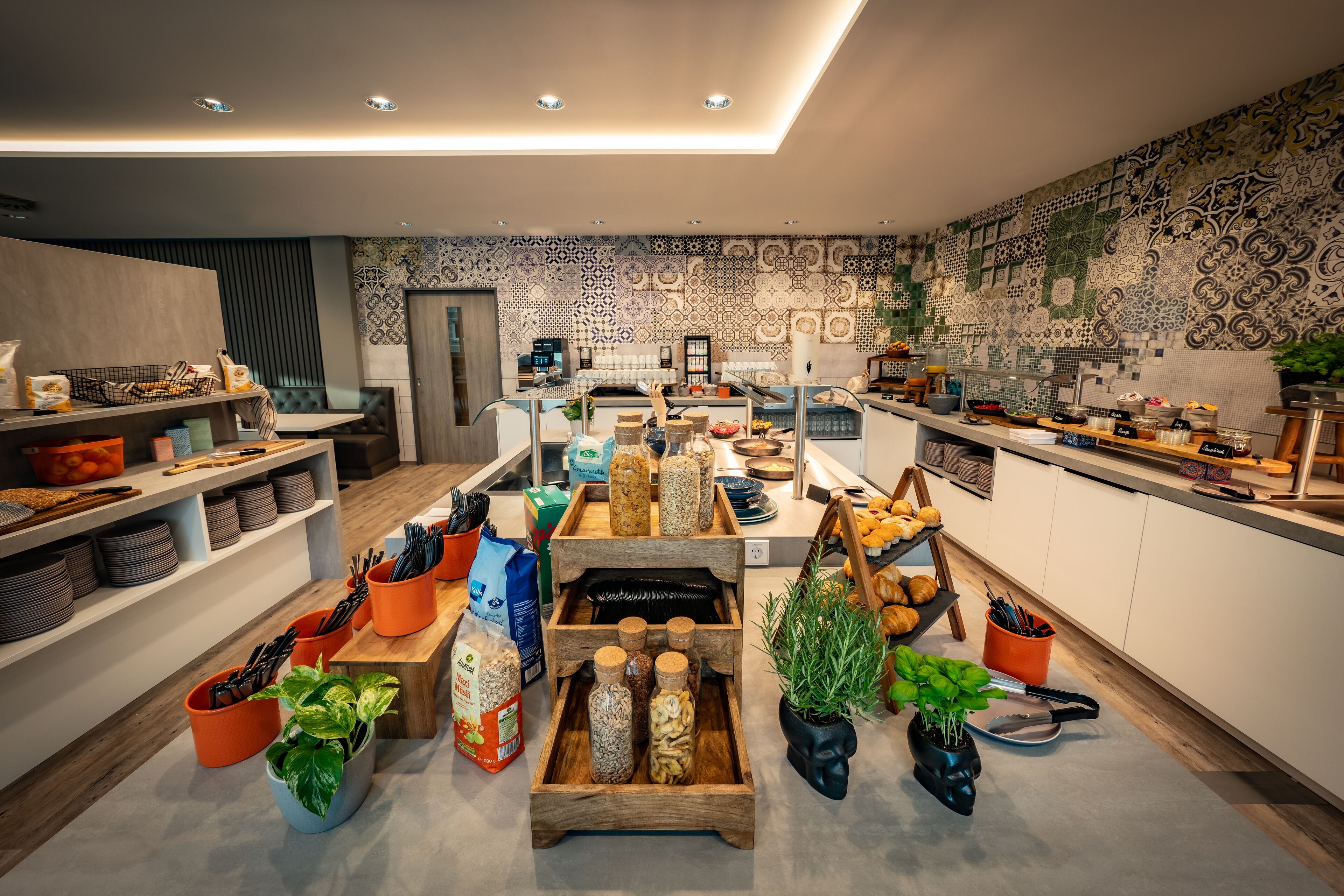 daily buffet breakfast (eur 17 per person)