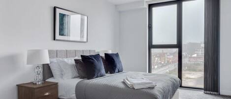 2 Schlafzimmer, Schreibtisch, Bügeleisen/Bügelbrett, WLAN