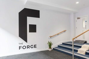 Interior - Central Birmingham Modern 2BED Apartment w WiFi (Birmingham)