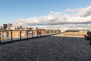 Property grounds - Contemporary 1 Bed Flat in Central Birmingham (Birmingham)