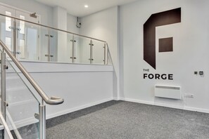 Interior - Contemporary 1 Bed Flat in Central Birmingham (Birmingham)