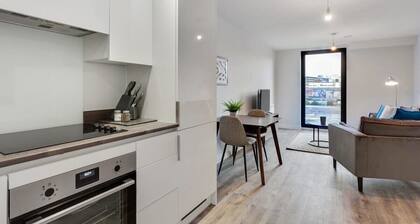 Modern and Roomy 1 Bed Flat in Central Birmingham
