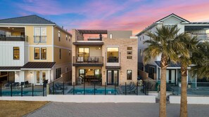 Exterior - Desert Beach: Private Pool, Lagoon + Beaches (St. George)