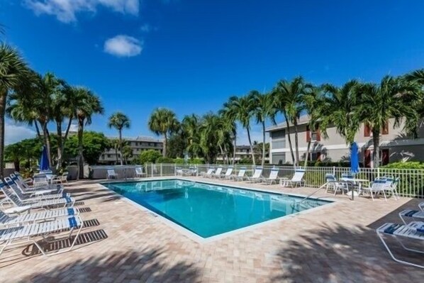 Een verwarmd zwembad