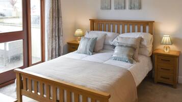 3 bedrooms, bed sheets