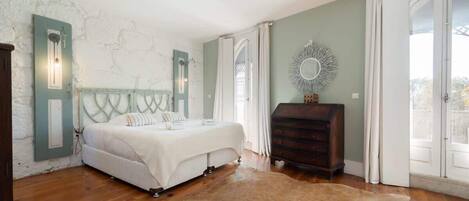 1 chambre, fer et planche à repasser, lit de bébé portatif, Wi-Fi