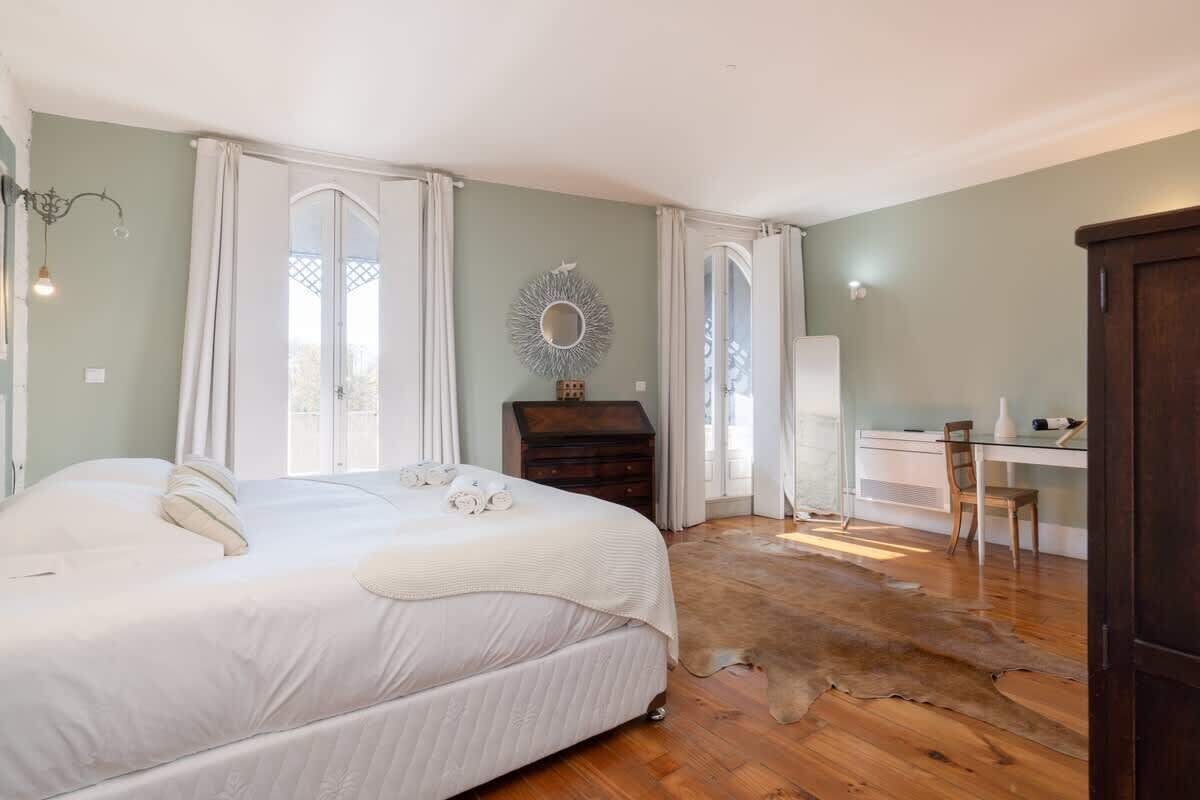 1 chambre, fer et planche à repasser, lit parapluie, Wi-Fi