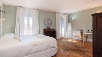 1 chambre, fer et planche Ă repasser, lit parapluie, Wi-Fi