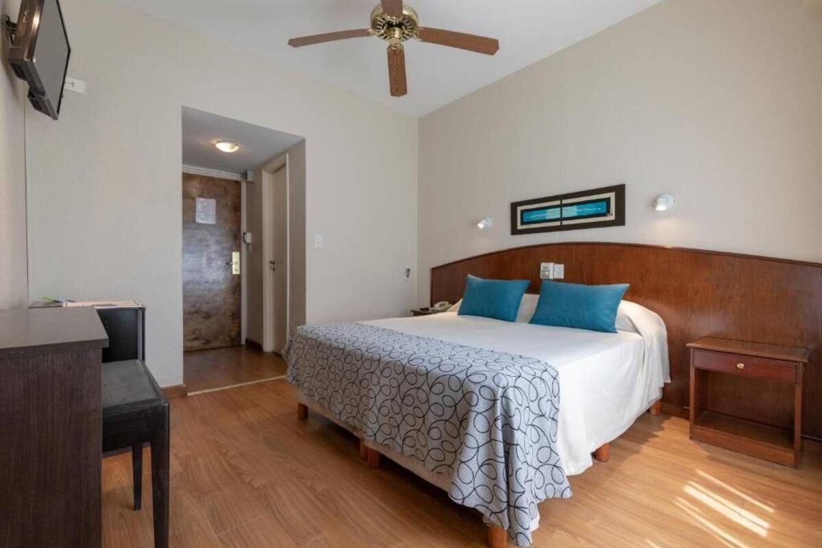 Superior Double or Twin Room | Desk, laptop workspace, blackout drapes, WiFi (free)