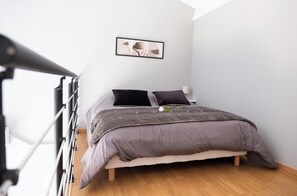 1 chambre, fer et planche à repasser, accès au Wi-Fi (inclus)