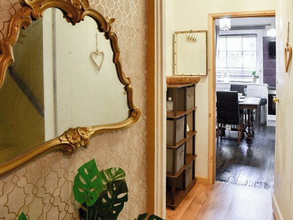 Interior - A cosy retreat within a substantial Georgian manor house. (Tenbury Wells)