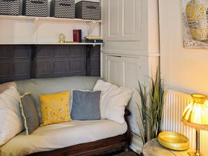 Living area - A cosy retreat within a substantial Georgian manor house. (Tenbury Wells)