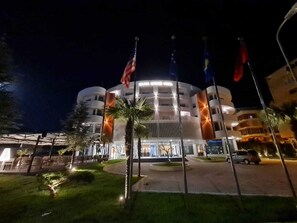 المنشأة من الخارج