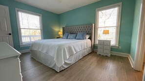 7 bedrooms, iron/ironing board, free WiFi, bed sheets