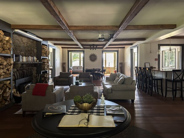 Interior - Vanderkamp NY – Frank Soule Lodge 7 Bedroom Vintage Lakeview Lodge on 850 Acres (Cleveland)