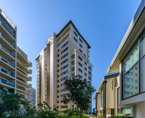 Appartement, plusieurs lits, vue mer | Extérieur