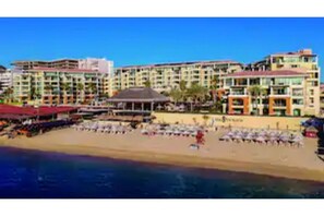 On the beach - Beautiful Jr. Suite with Ocean View (Cabo San Lucas)