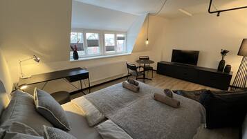 1 Schlafzimmer, Schreibtisch, BĂŒgeleisen/BĂŒgelbrett, kostenloses WLAN