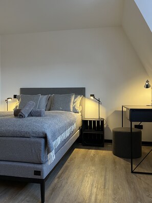 1 slaapkamer, een bureau, een strijkplank/strijkijzer, gratis wifi