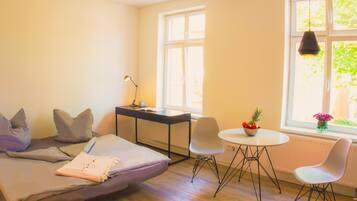 1 Schlafzimmer, Schreibtisch, BĂŒgeleisen/BĂŒgelbrett, kostenloses WLAN