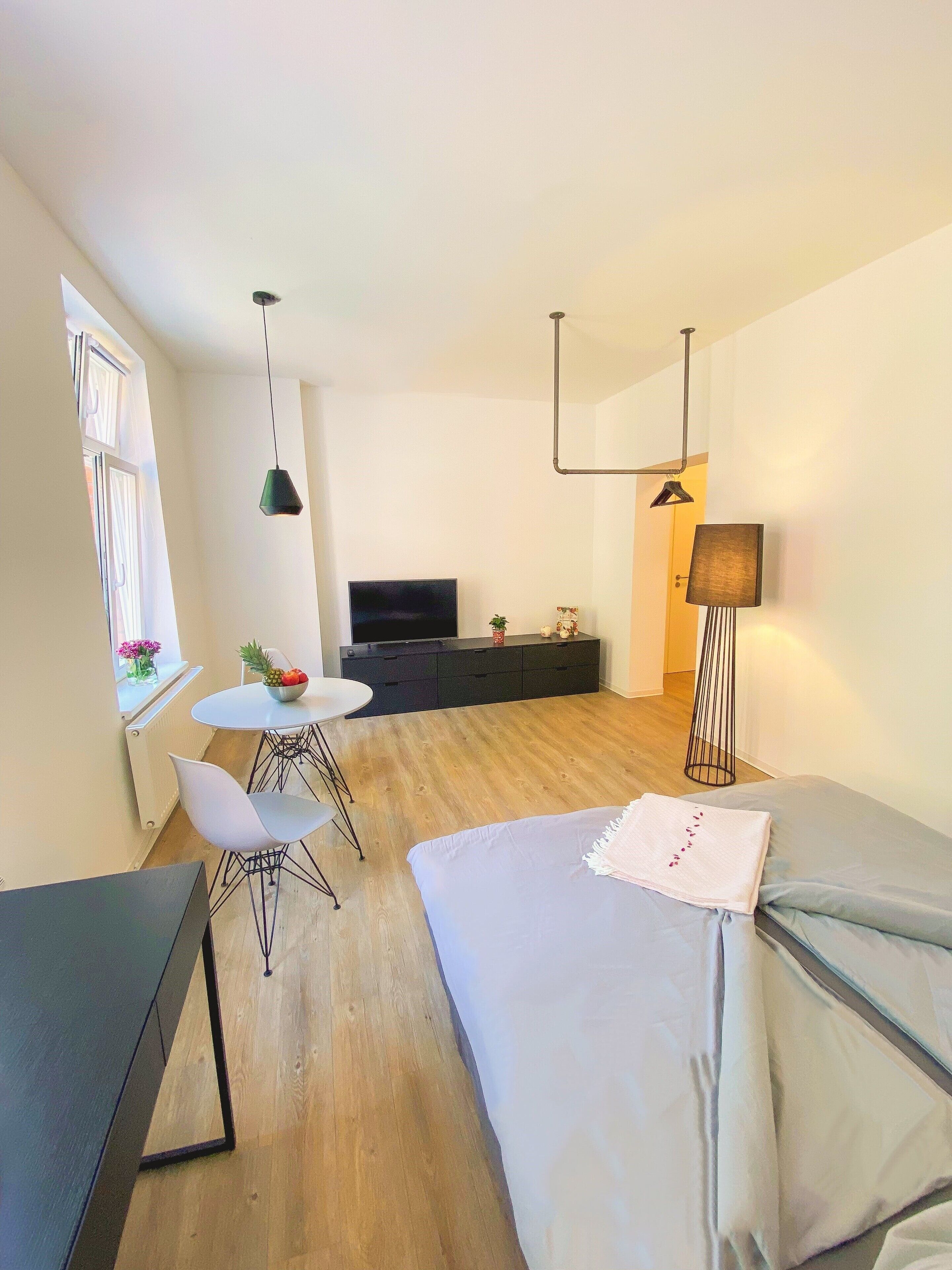 1 bedroom, desk, iron/ironing board, free WiFi