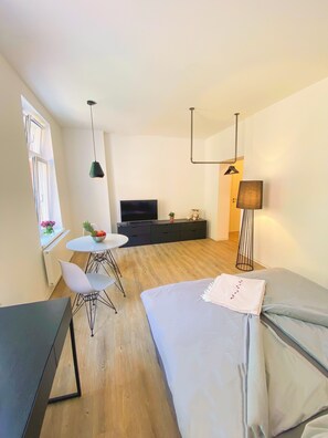 1 bedroom, desk, iron/ironing board, free WiFi