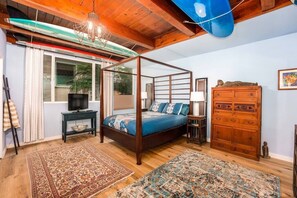 2 chambres, coffres-forts dans les chambres, fer et planche à repasser