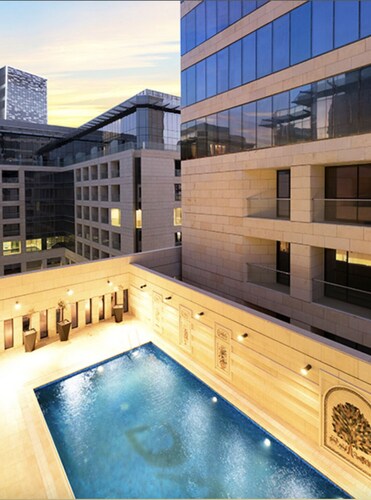 Damac tower luxury apartment w/GYM/hot tub/pool