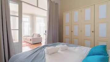 2 quartos, ferros/tábuas de passar roupa, Wi-Fi, roupa de cama