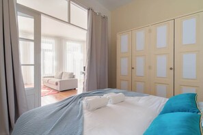 2 chambres, fer et planche à repasser, Wi-Fi, draps fournis