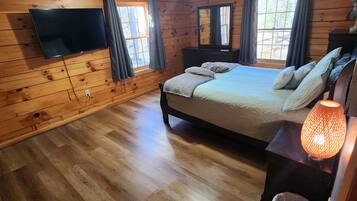 3 quartos, ferros/tábuas de passar roupa, berço de viagem