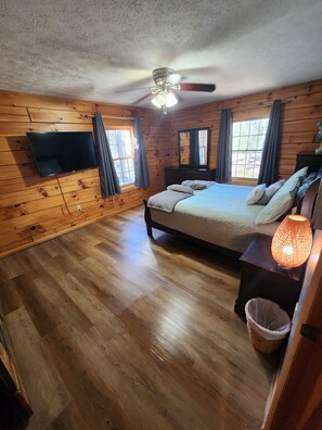 3 chambres, fer et planche à repasser, lit parapluie, Wi-Fi gratuit