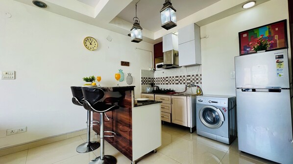 Fridge, microwave, oven, stovetop