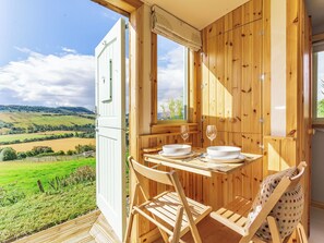 Dining - Woodside Hut 1 - UK36105 (Strathpeffer)