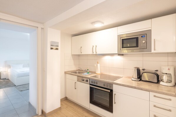 Fridge, microwave, stovetop, dishwasher - Apartment 1-Very suitable for couples (Seebad Ahlbeck)